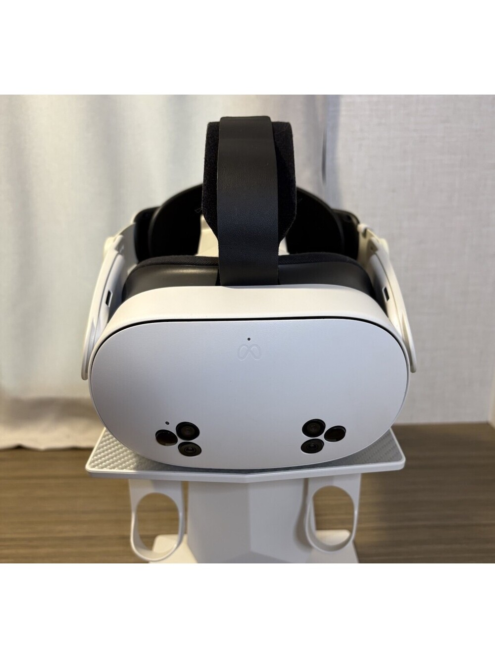 Meta Quest 3S 128GB Standalone All-in-One VR Headset Only P97